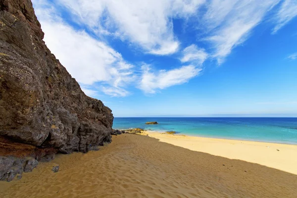 Côte blanche lanzarote espagne plage pierre eau et — Photo