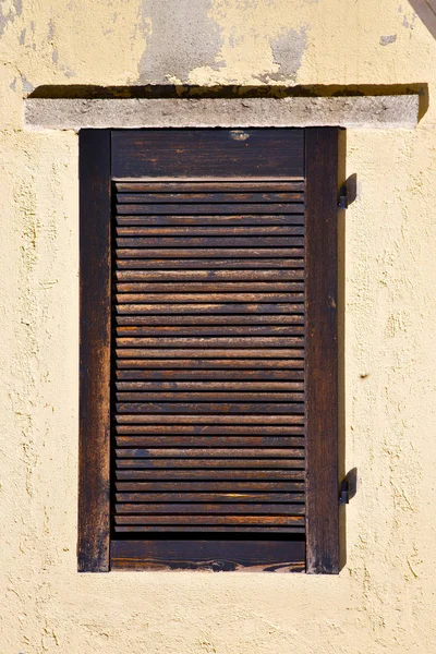 Janela varese itália abstrato venetian blind concrete — Fotografia de Stock