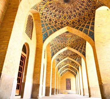 İran Şiraz koridor geçiş 