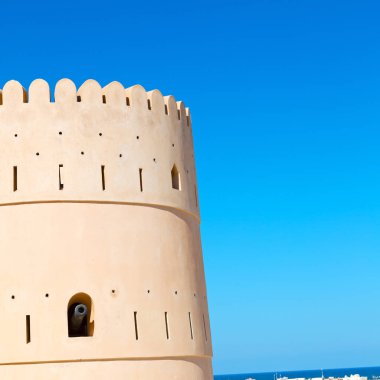 Umman Muscat eski savunma fort battlesment gökyüzü bir