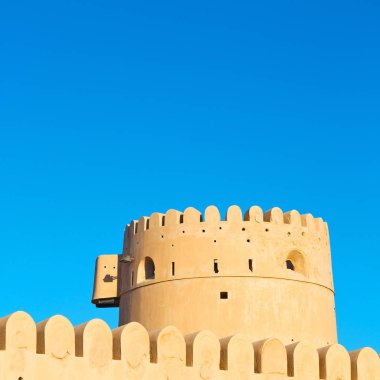 Umman Muscat eski savunma fort battlesment gökyüzü bir