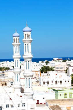 Umman muscat oteli eski Camii Minare ve din gökyüzü temizleyin