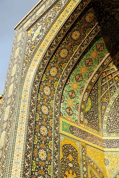 En iran desenfoque mausoleo islámico — Foto de Stock