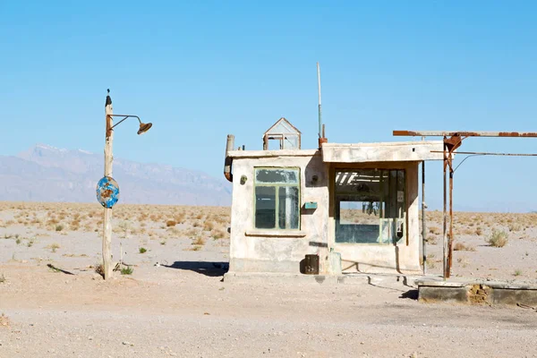 Em iran antigo posto de gasolina — Fotografia de Stock