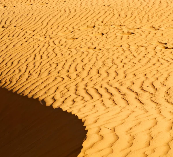 Em oman velho deserto esfregar al khali o quarto vazio e ao ar livre — Fotografia de Stock