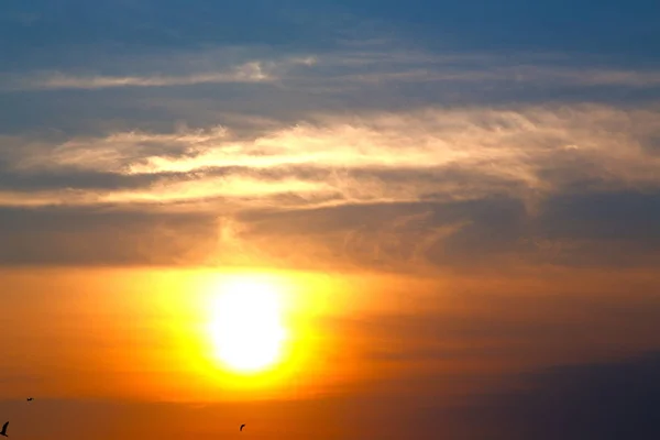 오만에서 아래로 떨어지는 태양 — 스톡 사진