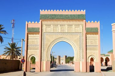 Afrika eski yapılar mavi gökyüzü Fas kemer