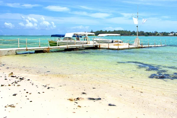 Playa Algas Océano Índico Madagascar Personas Arena Isla Cielo Roca — Foto de Stock