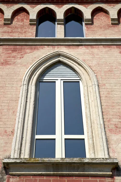 Мбаппе Венецианском Стиле Отполировал Старую Стену Окно Церкви — стоковое фото