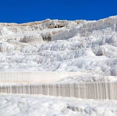 Kalsiyum banyo ve benzersiz Traverten pamukkale Türkiye'de soyut 