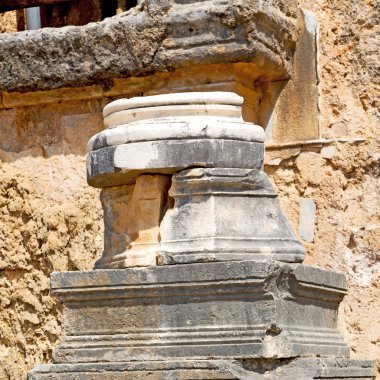  Bush kapısı Atina eski sütun taş yapılar 