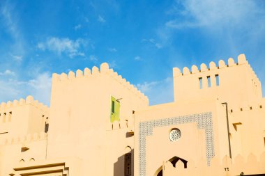 Umman Muscat eski savunma fort battlesment gökyüzü bir