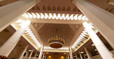 İran'da cam ve ayna geleneksel islam architectur ile eski antika cami içinde