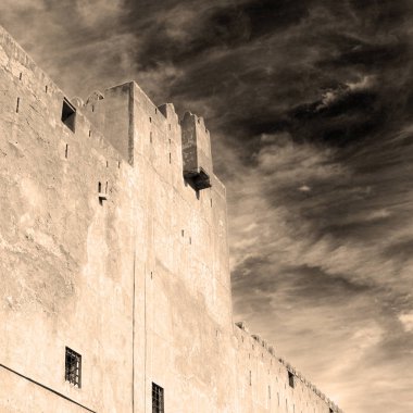 Umman Muscat eski savunma fort battlesment gökyüzü bir