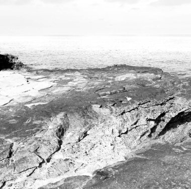 Umman sahil şeridi denizde okyanus Körfez rock ve plaj gökyüzü sakin ol