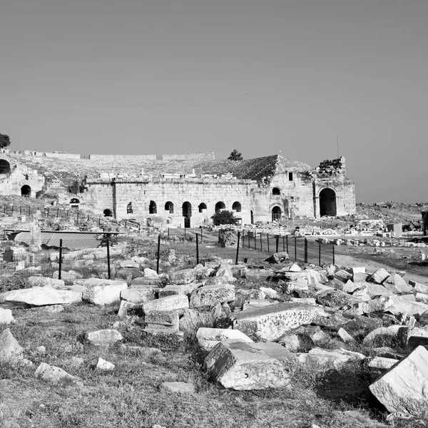 Histoire pamukkale vieille construction en Asie dinde la colonne — Photo