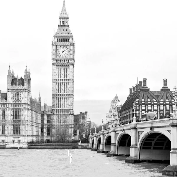 Inglaterra cidade envelhecida em londres big ben e histórico velho construc — Fotografia de Stock