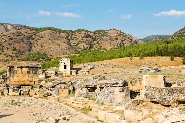Ιστορικό κατασκευής pamukkale και το ρωμαϊκό ναό — Φωτογραφία Αρχείου