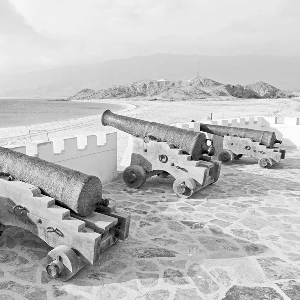 In oman muscat rock  the old defensive — Stock Photo, Image