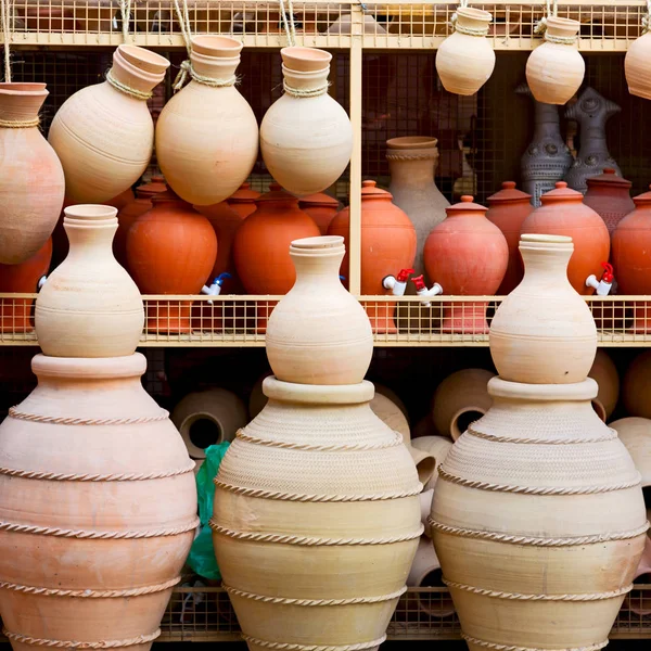 En oman moscatel la vieja cerámica mercado venta fabricación — Foto de Stock