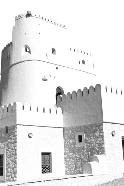 W oman, muscat stare niebo obronny fort battlesment i st — Zdjęcie stockowe