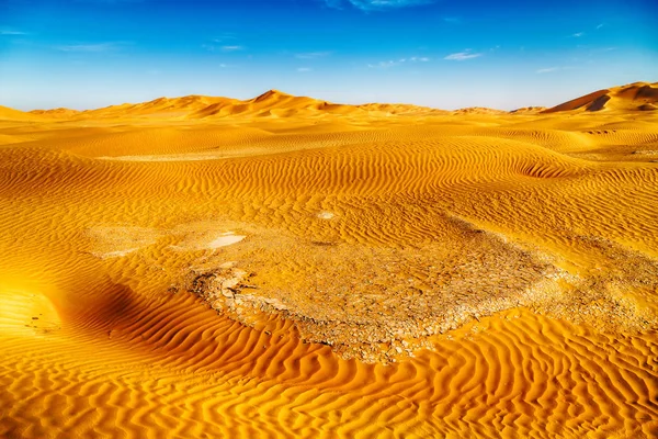 Dans oman vieux désert frotter al khali le quartier vide et en plein air — Photo