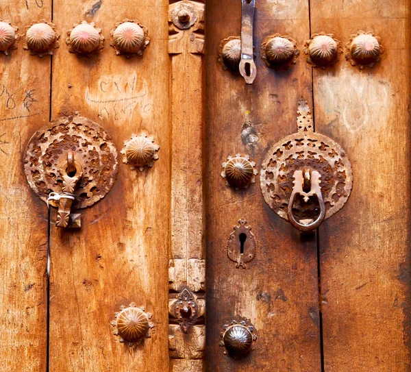 Em iran velha porta — Fotografia de Stock