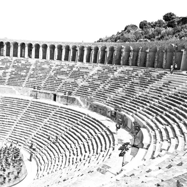 Aspendos and broken  in turkey europe   the old theatre abstrac — Stock Photo, Image