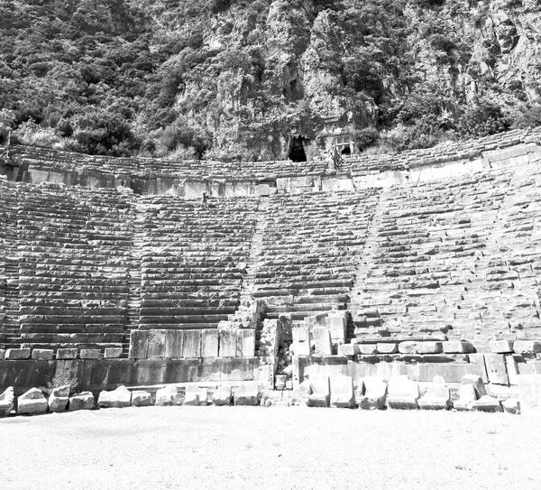 Nécropole et théâtre archéologique de pierre tombale indigène dans mon — Photo