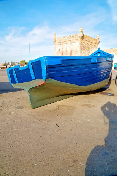 Boot in Afrika Marokko oude haven hout en abstracte cirkel — Stockfoto