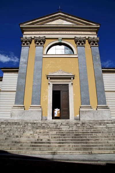 Kyrkan carnago Italien gamla terrassen — Stockfoto