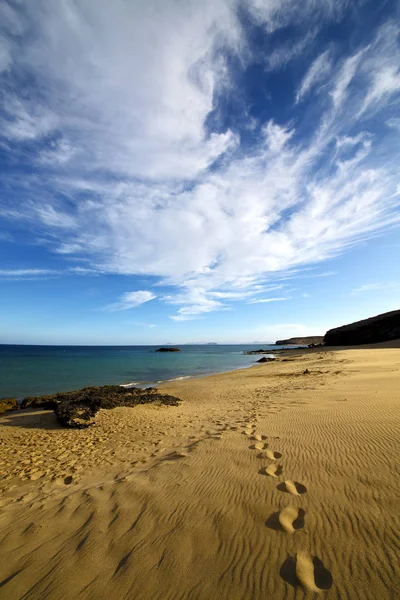 Footstep cloud beach   pond  coastline and summer — Stock Photo, Image