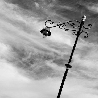 Umman fener ve soyut aydınlatma, gökyüzü