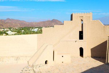 Umman Muscat eski savunma fort battlesment gökyüzü bir