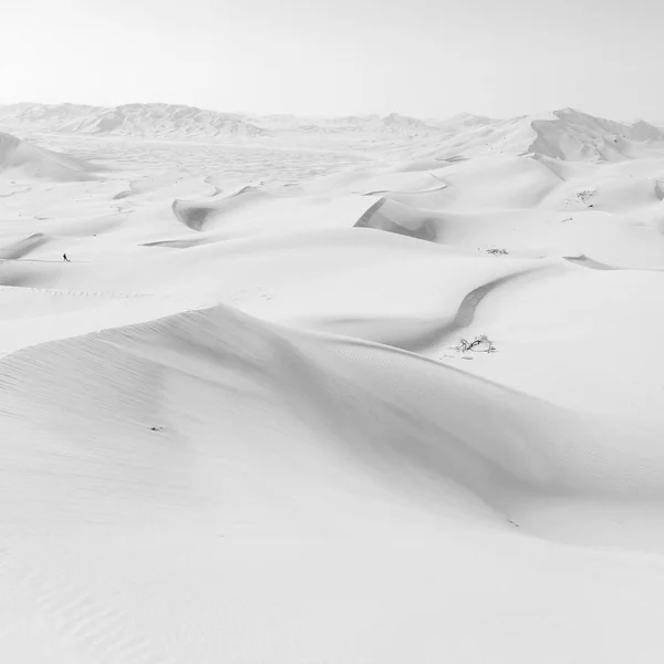 In oman vecchio deserto strofinare al khali il quartiere vuoto e all'aperto — Foto Stock