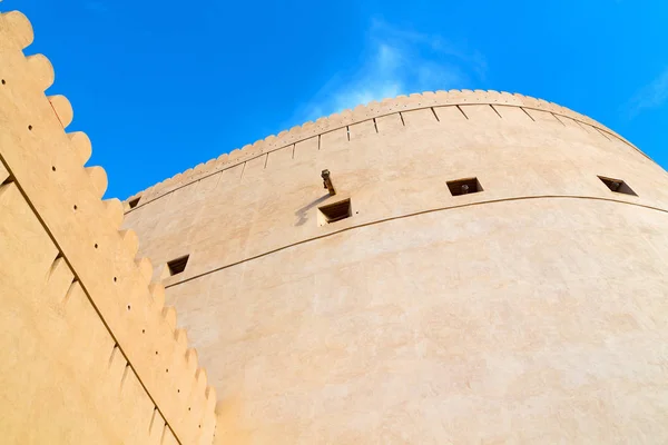 W oman, muscat stare niebo obronny fort battlesment — Zdjęcie stockowe