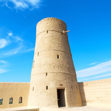 Umman Muscat eski savunma fort battlesment gökyüzü bir