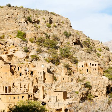 Umman dağda eski terk edilmiş köy evi ve cl kemer