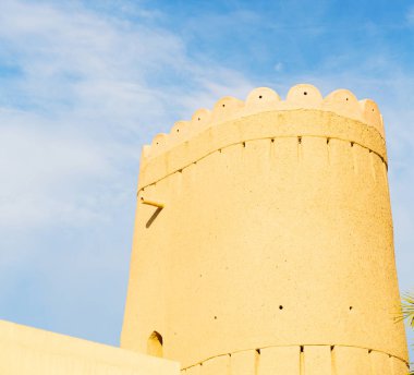 Umman Muscat eski savunma fort battlesment gökyüzü bir