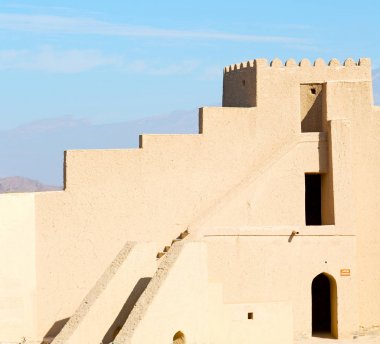 Umman Muscat eski savunma fort battlesment gökyüzü bir