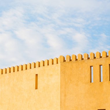 Umman Muscat eski savunma fort battlesment gökyüzü bir