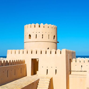 Umman Muscat eski savunma fort battlesment gökyüzü bir