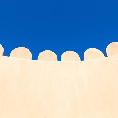 Umman Muscat eski savunma fort battlesment gökyüzü bir