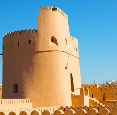 Umman Muscat eski savunma fort battlesment gökyüzü bir