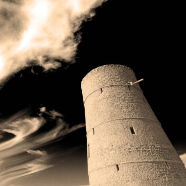 Umman Muscat eski savunma fort battlesment gökyüzü bir