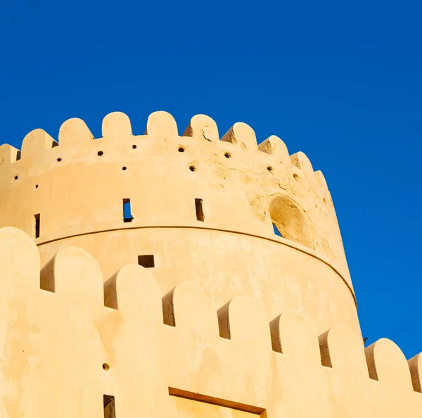 In oman    muscat    the   old defensive  fort battlesment sky a — Stock Photo, Image