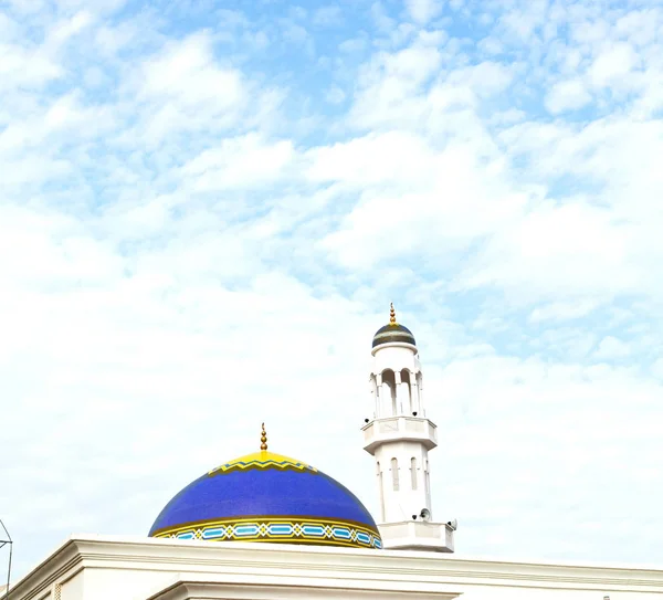 Minarete Religião Céu Claro Oman Muscat Antiga Mesquita — Fotografia de Stock