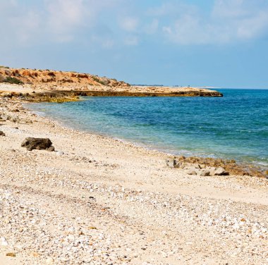 Umman sahil şeridi denizde okyanus Körfez rock ve plaj gökyüzü sakin ol