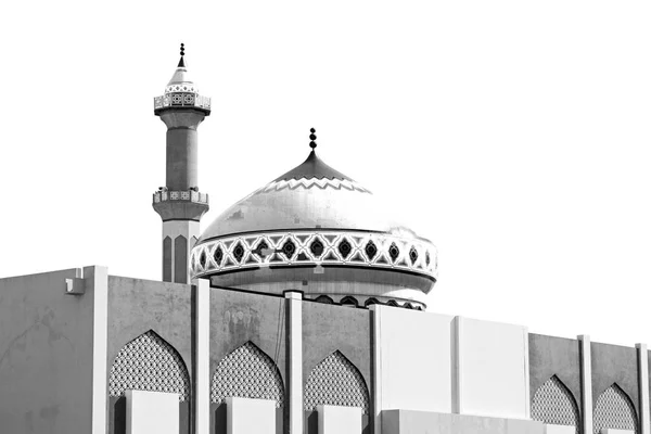 Dans oman muscat l'ancienne mosquée minaret et religion dans le ciel clair — Photo