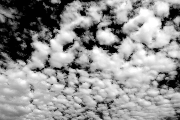 Dans oman le ciel nuageux moelleux et l'espace vide — Photo
